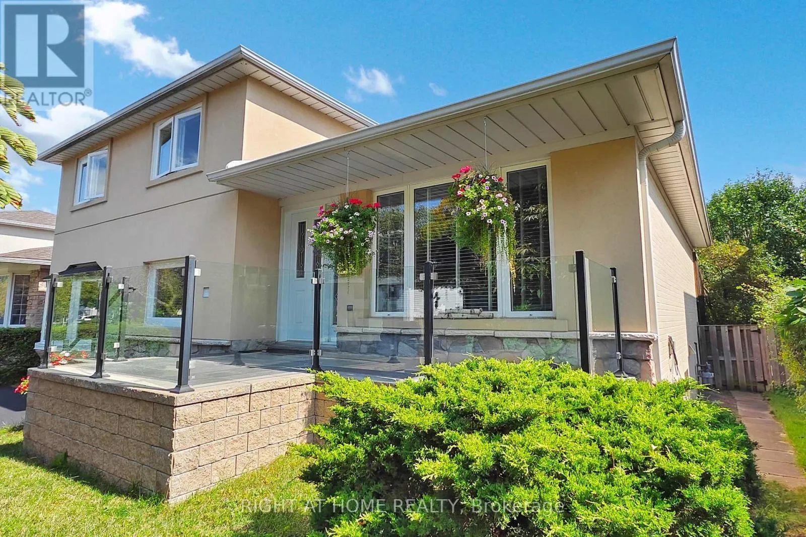 House for rent: 1592 Otterby Road, Mississauga, Ontario L4X 1W7