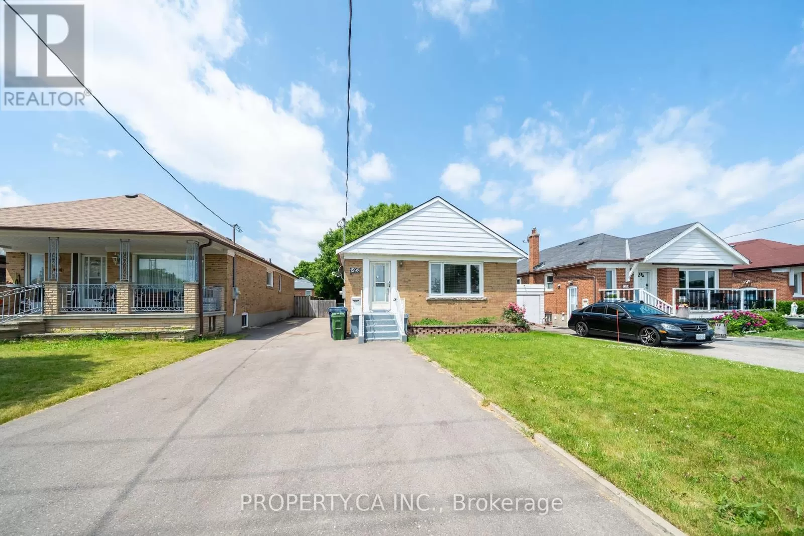 House for rent: 1592 Pharmacy Avenue, Toronto, Ontario M1R 2K7