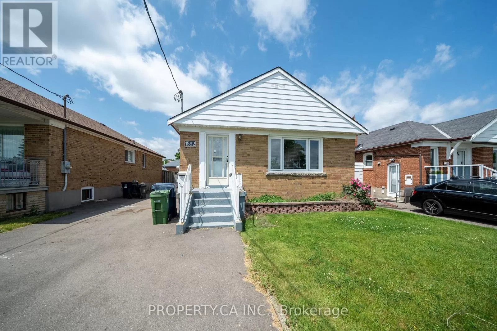 House for rent: 1592 Pharmacy Avenue, Toronto, Ontario M1R 2K7