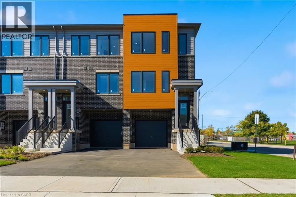 Row / Townhouse for rent: 15b Bingham Road, Hamilton, Ontario L8H 0B5