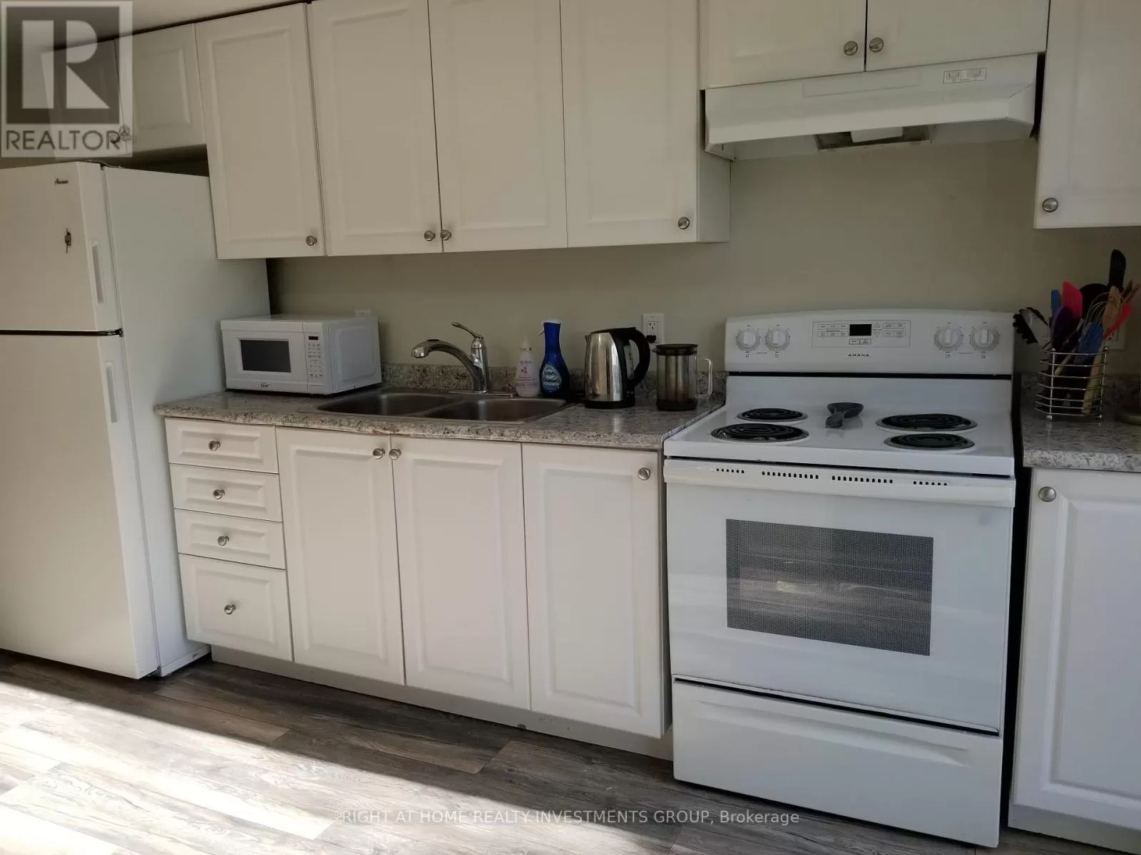 Duplex for rent: 15b Cundles Road E, Barrie, Ontario L4M 5L1