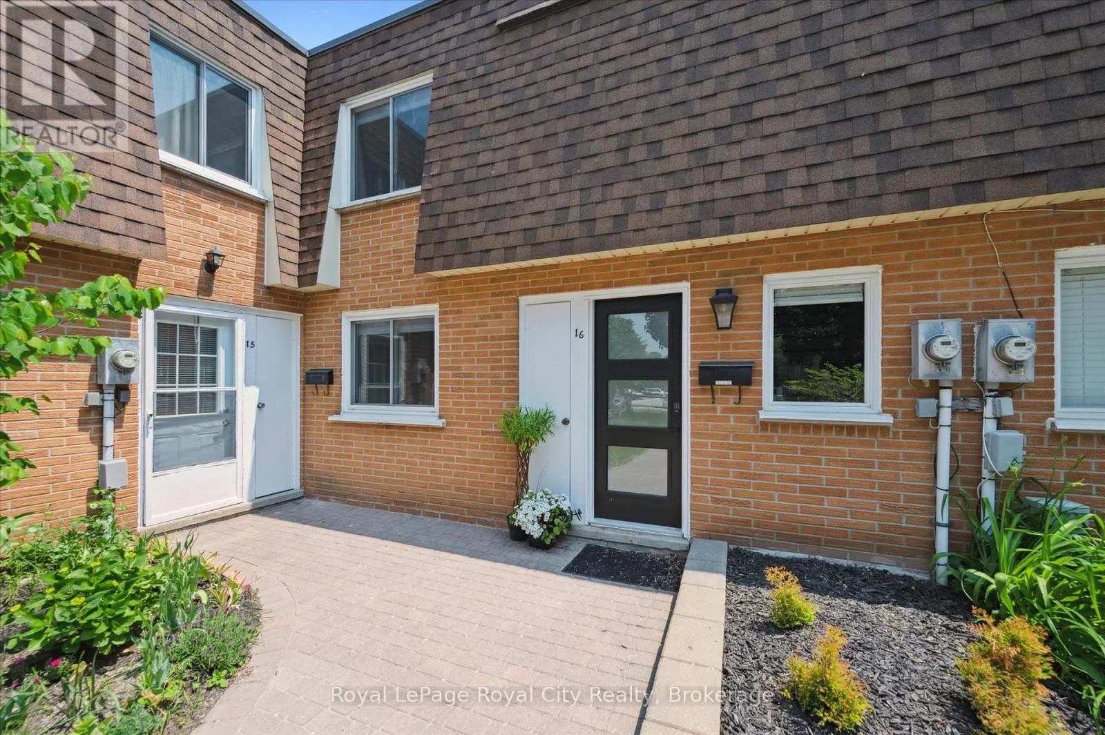 Row / Townhouse for rent: 16 - 120 Country Club Drive, Guelph, Ontario N1E 3K7