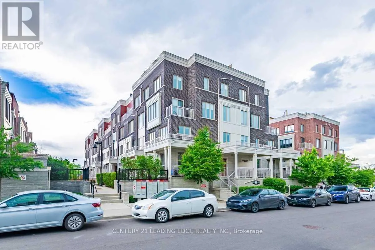 Row / Townhouse for rent: 16 - 125 Long Branch Avenue, Toronto, Ontario M8W 0A9