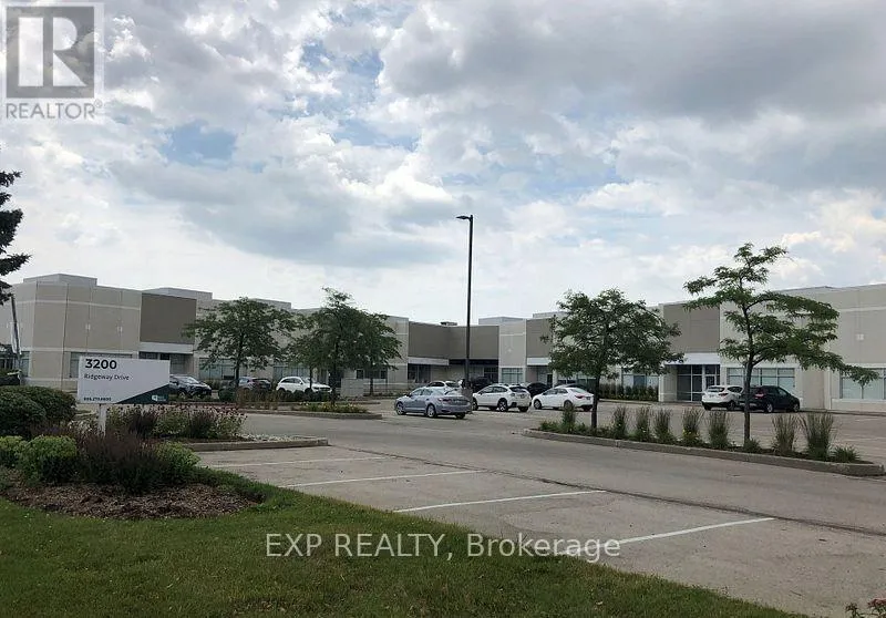 Warehouse for rent: 16 - 3200 Ridgeway Drive, Mississauga, Ontario L5L 5Y6