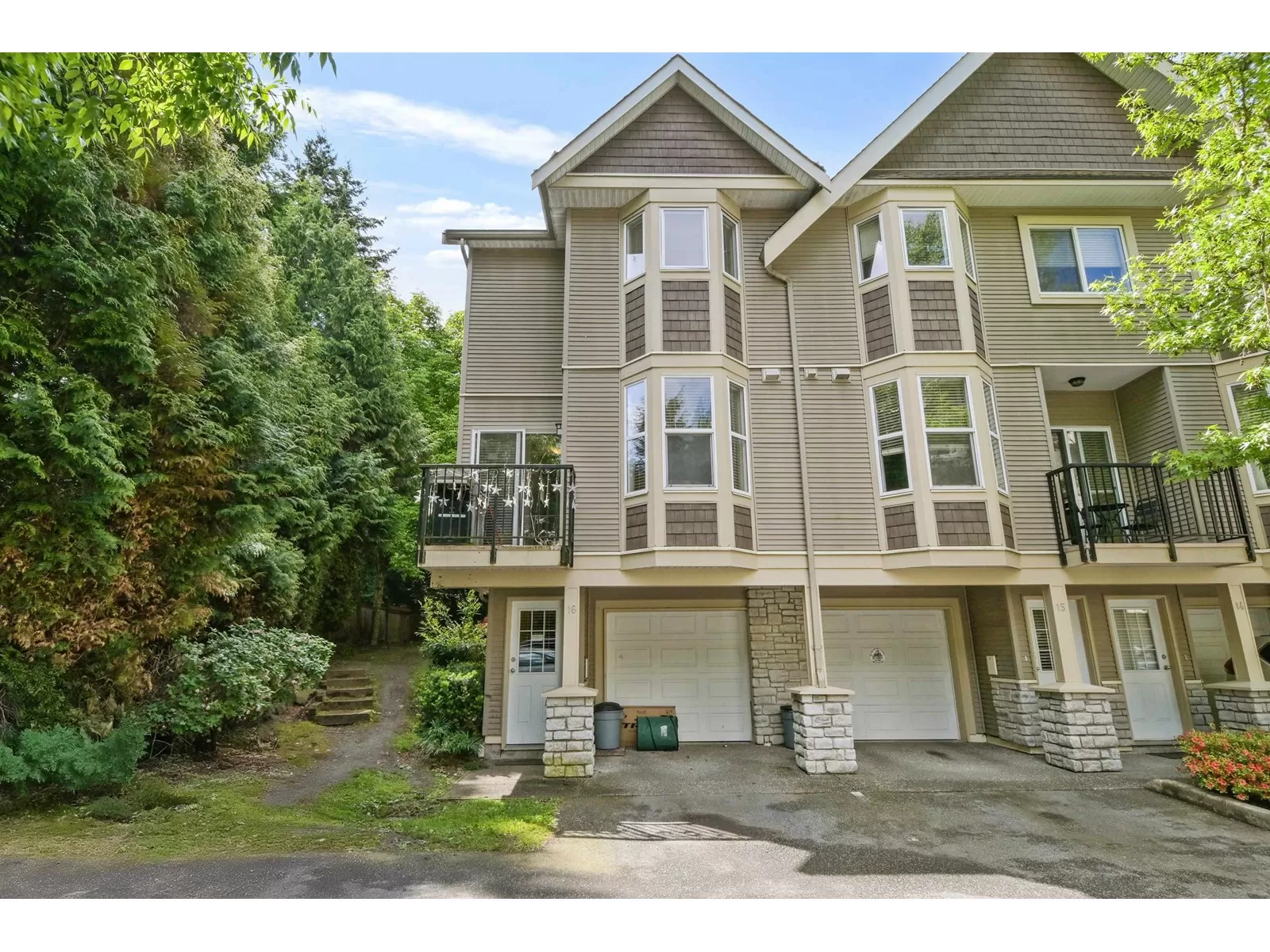 Row / Townhouse for rent: 16 33321 George Ferguson Way, Abbotsford, British Columbia V2S 2L6