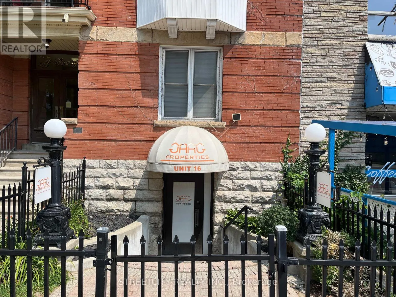 Offices for rent: 16 - 440 Wellington Street, London East, Ontario N6B 1X2