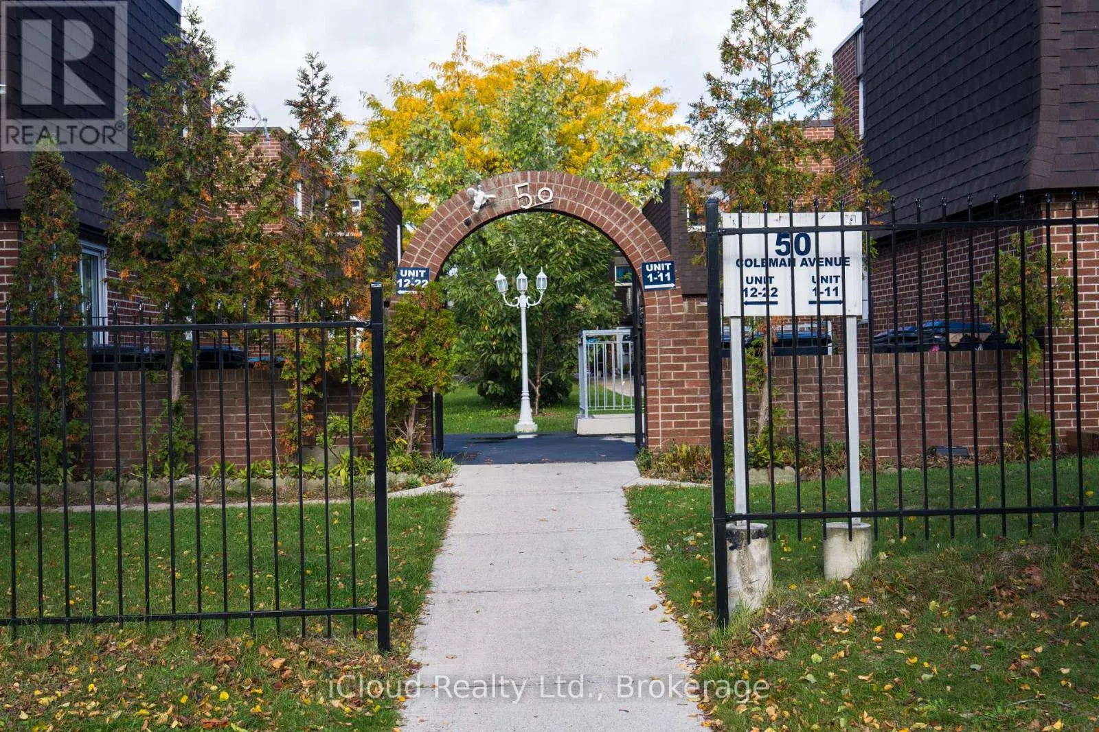 Row / Townhouse for rent: 16 - 50 Coleman Avenue, Toronto, Ontario M4C 1P7