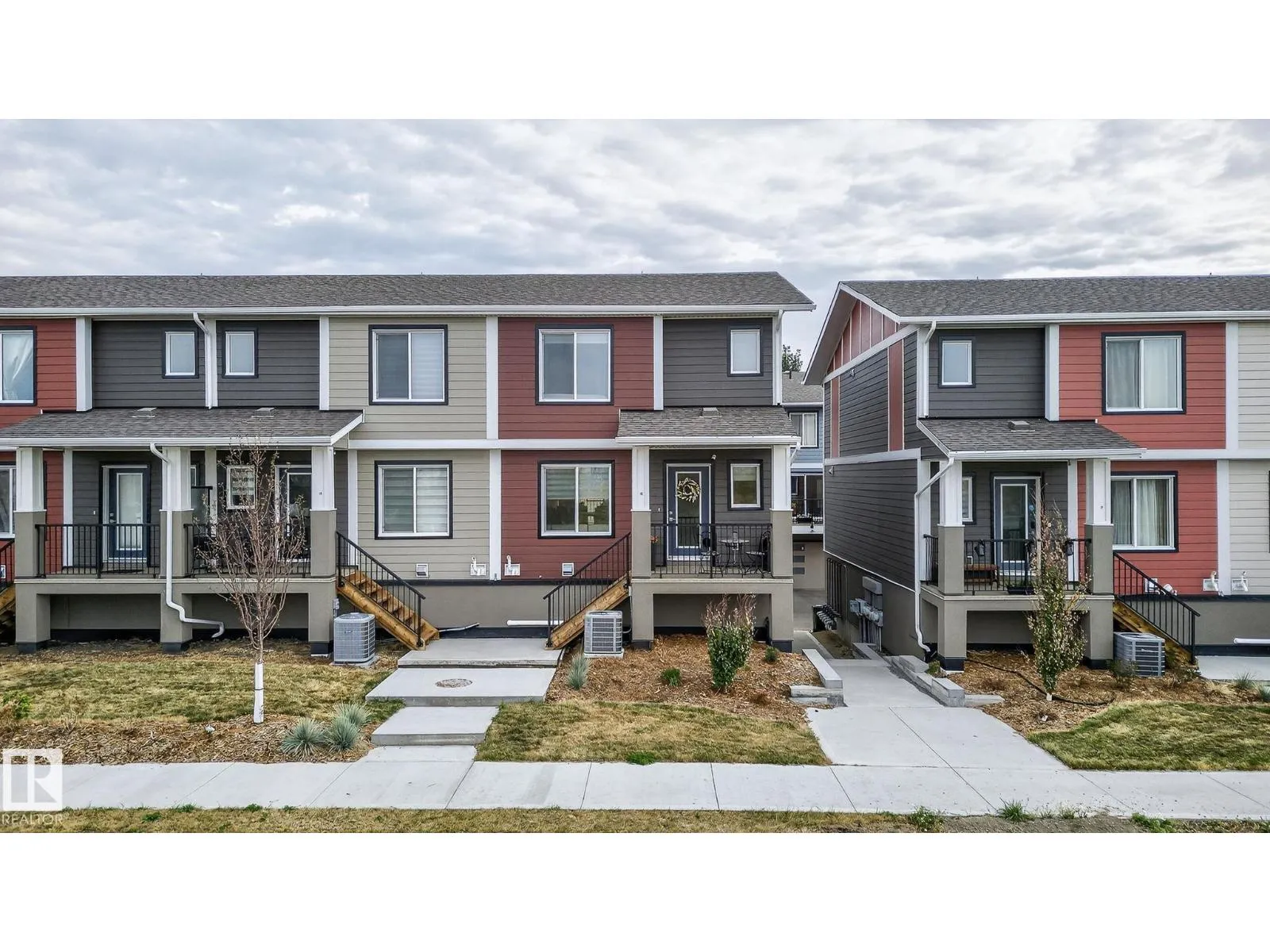 Row / Townhouse for rent: #16 9250 156 Av Nw, Edmonton, Alberta T5Z 3N7