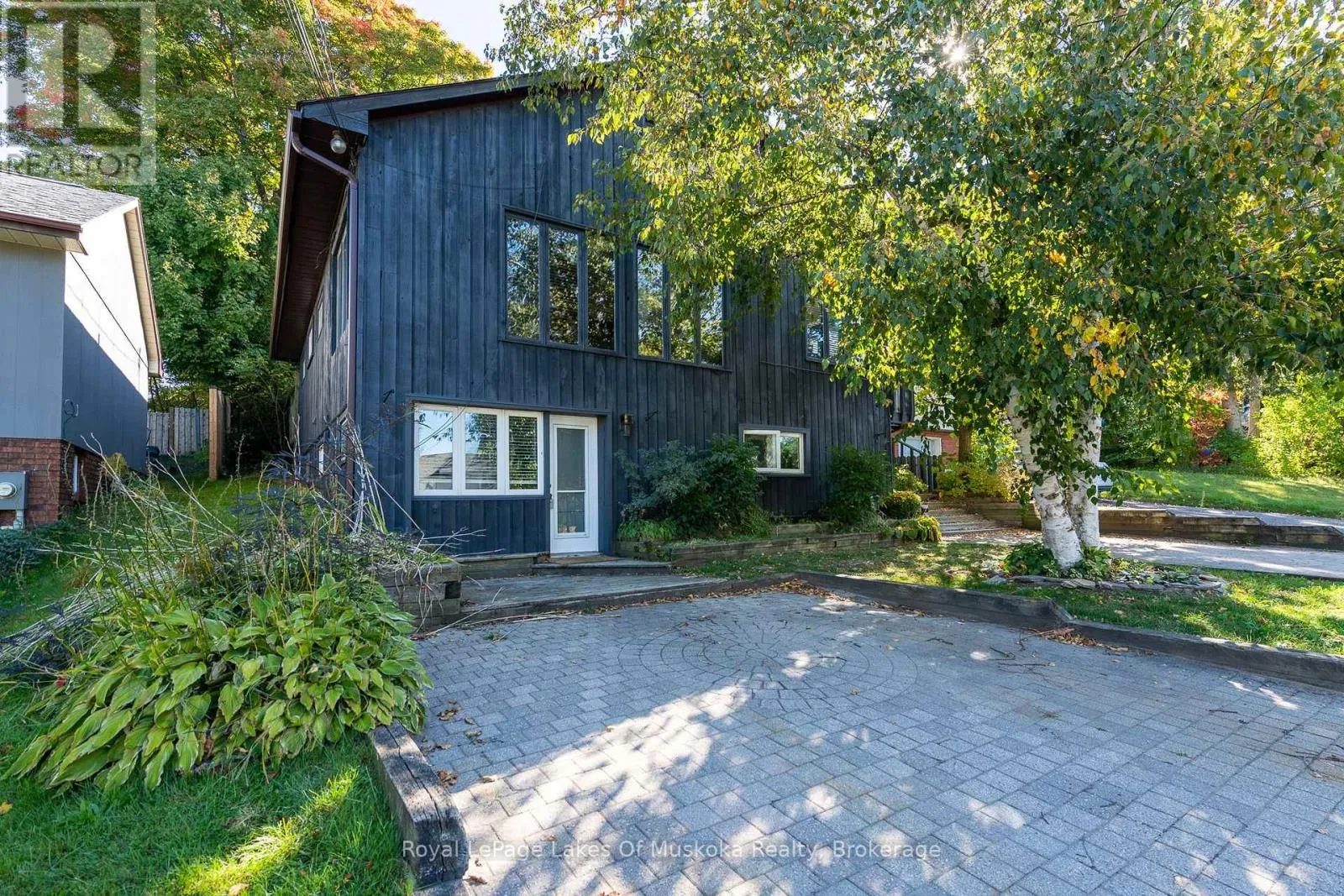 House for rent: 16 Cliff Avenue, Huntsville, Ontario P1H 1G4