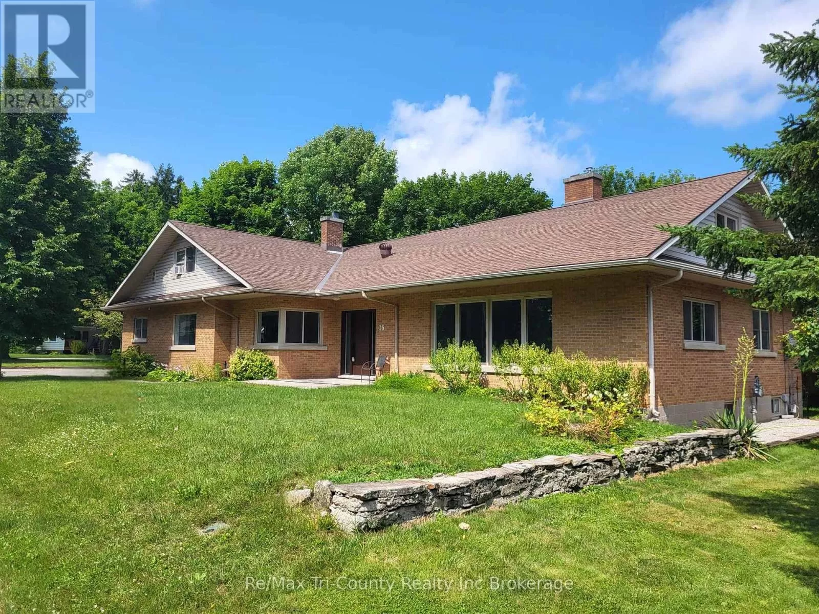 House for rent: 16 Delevan Crescent, Tillsonburg, Ontario N4G 3M7