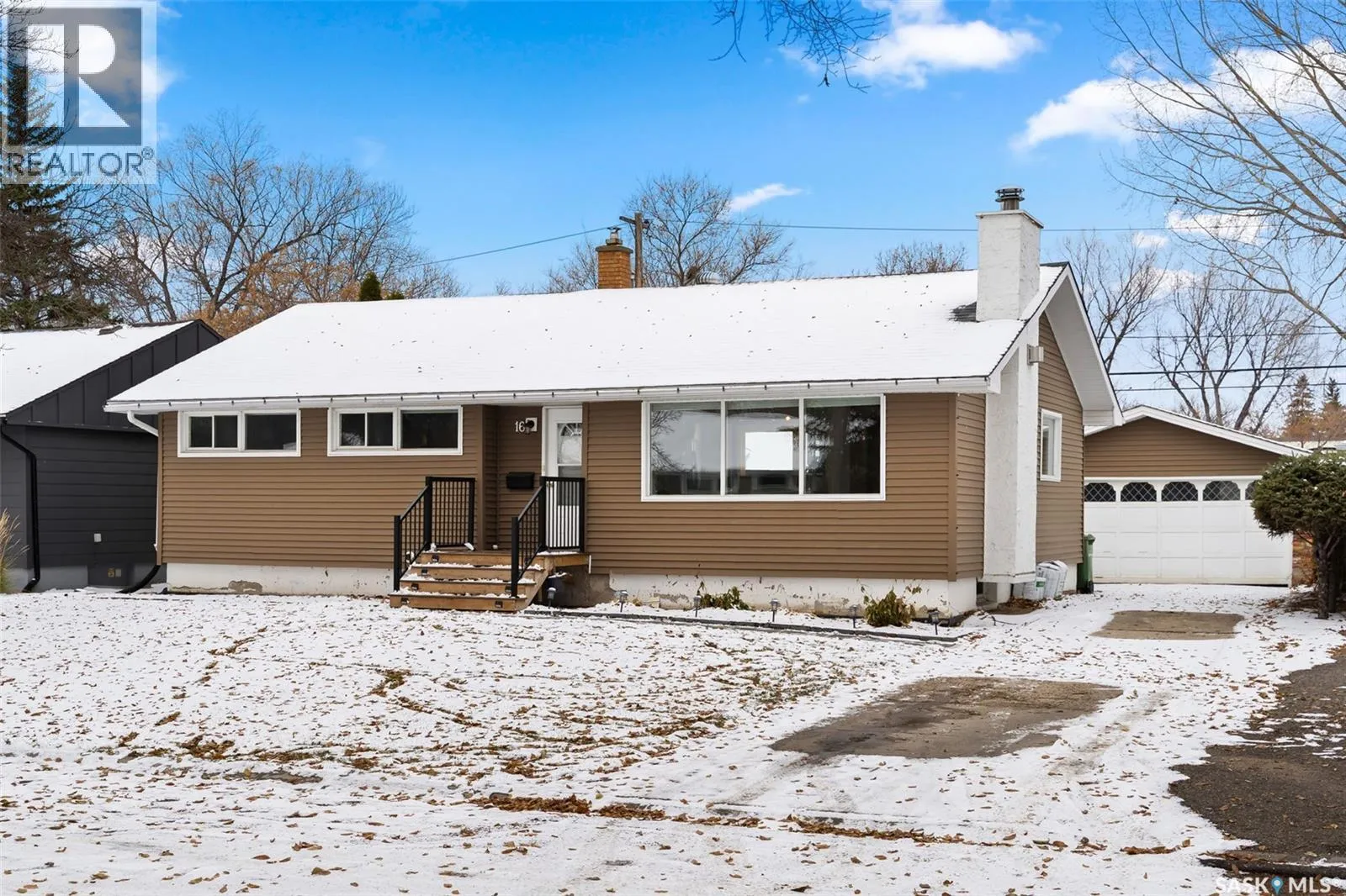 House for rent: 16 Dolphin Bay, Regina, Saskatchewan S4S 2L9