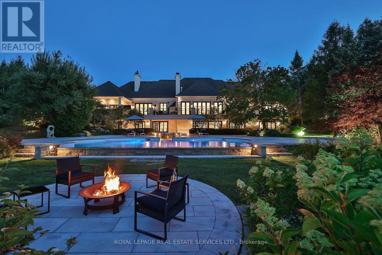 House for rent: 16 Eversley Hall, King, Ontario L7B 1L8