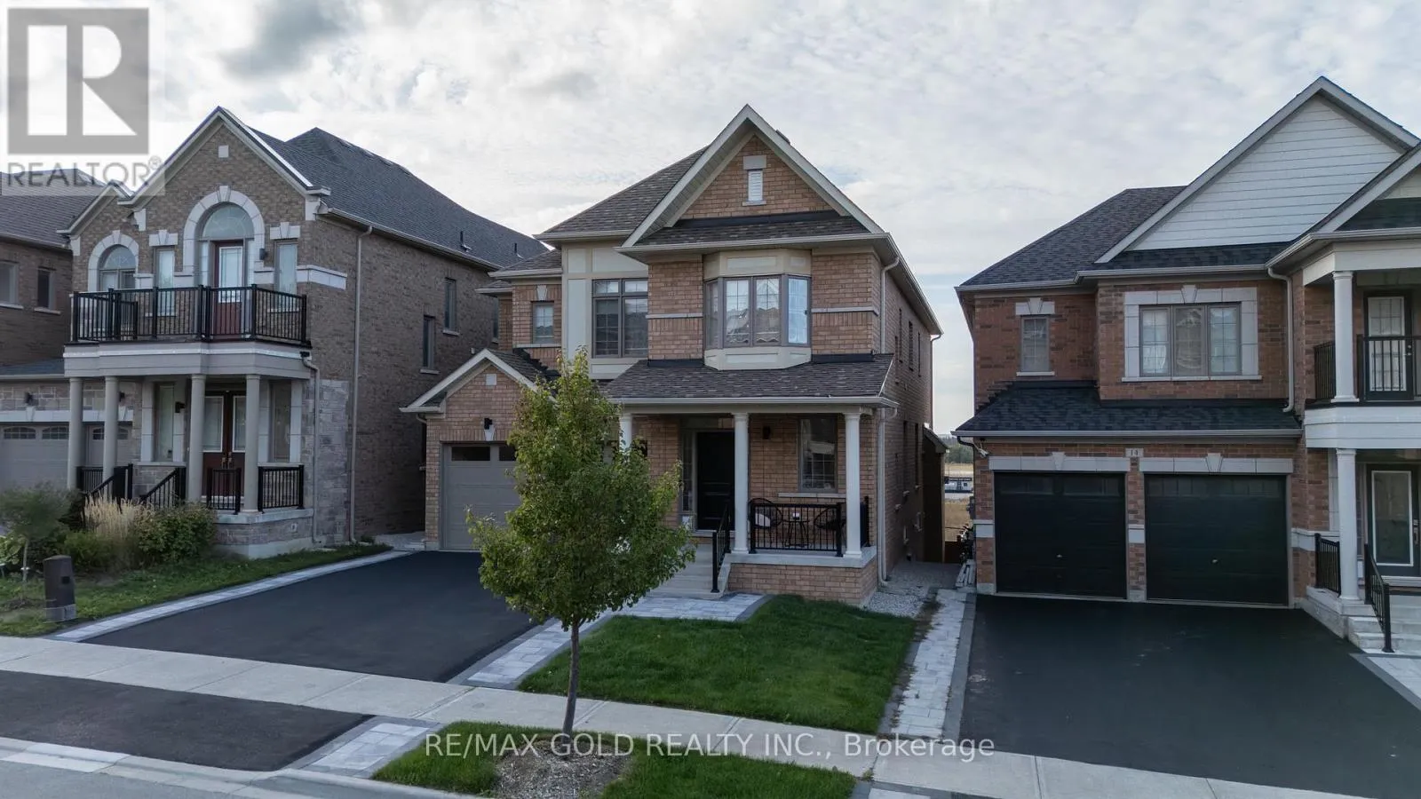 House for rent: 16 Frank Kelly Drive, East Gwillimbury, Ontario L9N 0V2