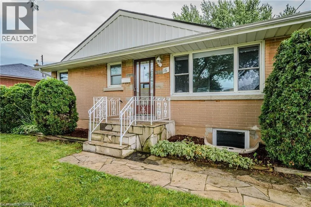 House for rent: 16 Huntington Avenue Unit# Main, Hamilton, Ontario L8T 1X6