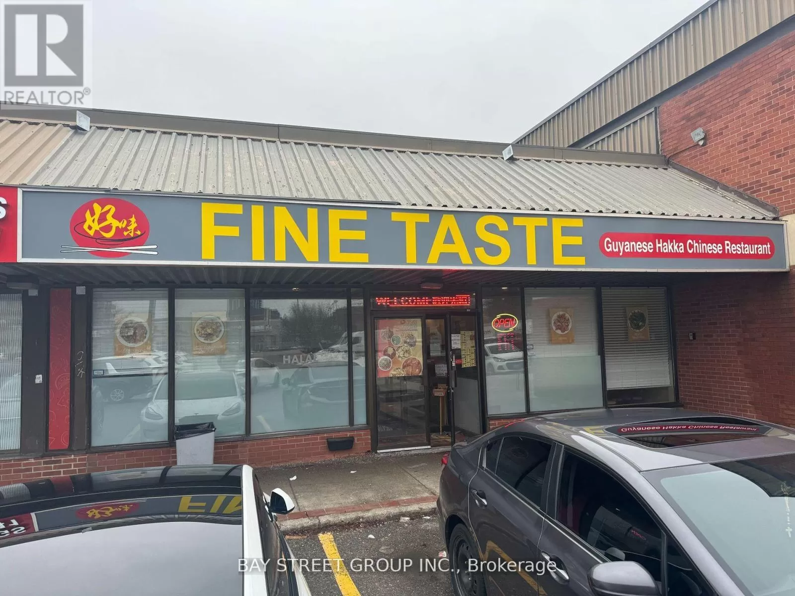 16 Kennedy Road S, Brampton, Ontario L6W 3E1