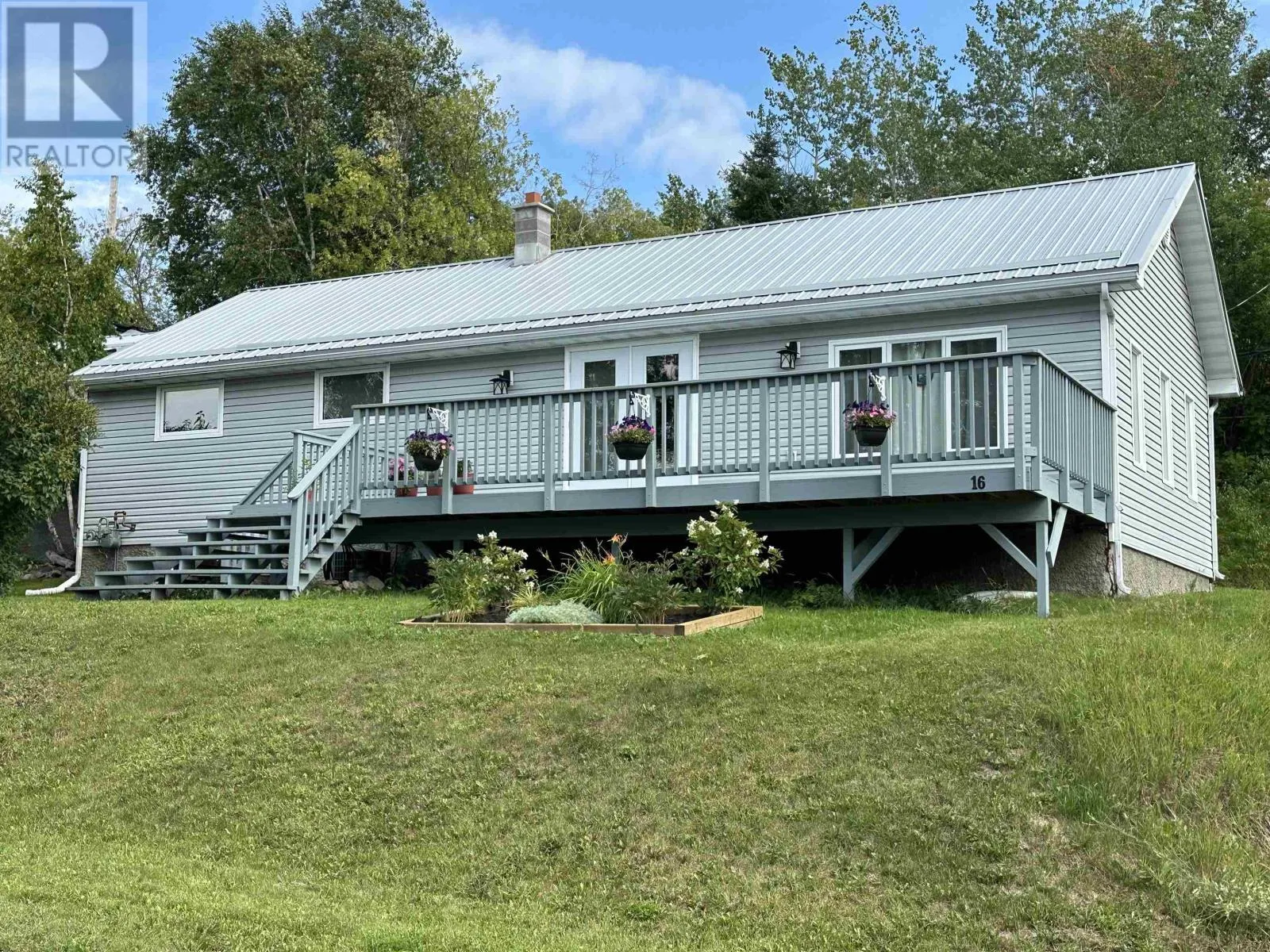 16 Lakeview Avenue, Cochenour, Ontario P0V 1L0