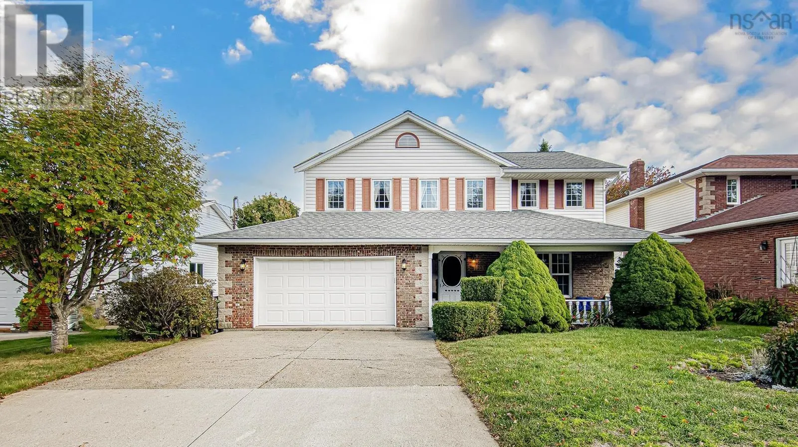 House for rent: 16 Mountain Ash Court, Dartmouth, Nova Scotia B2Y 4J8