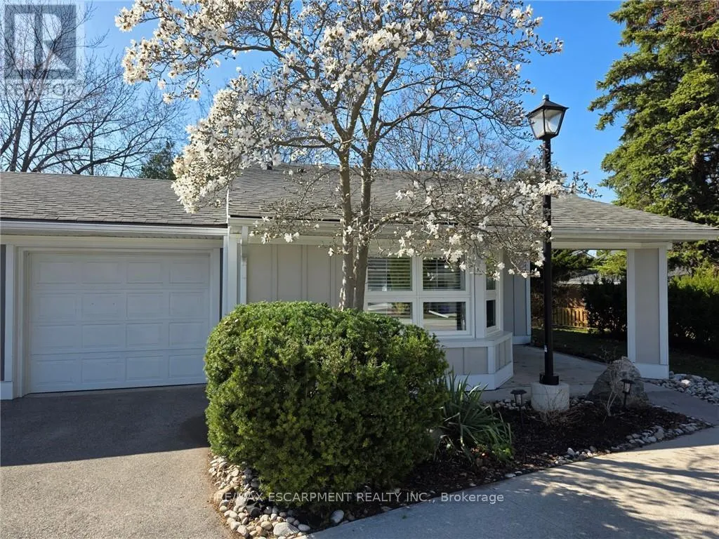 Row / Townhouse for rent: 16 Sister Varga Terrace, Hamilton, Ontario L9B 1T8