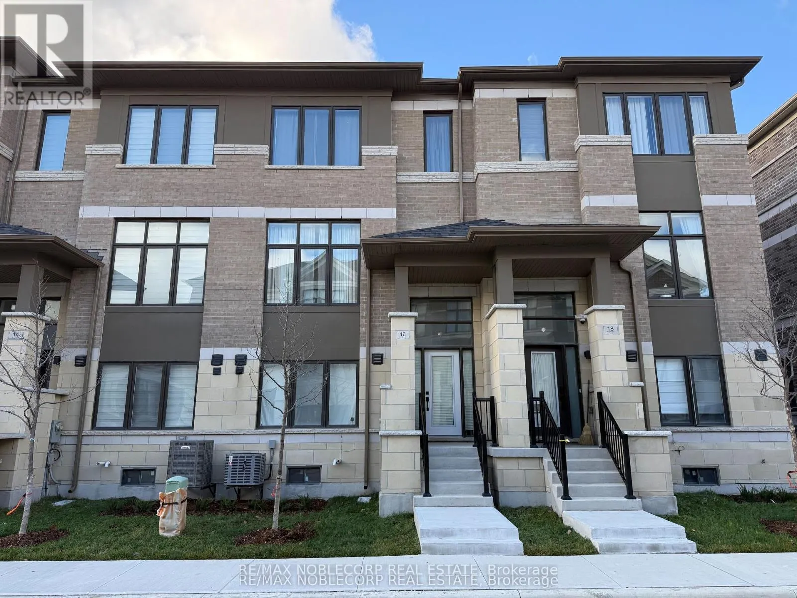 Row / Townhouse for rent: 16 Tay Lane, Richmond Hill, Ontario L4S 1N7