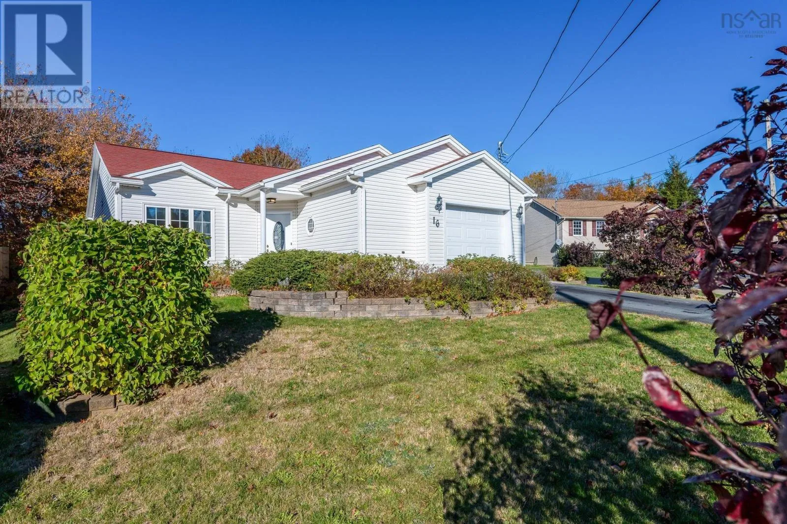 House for rent: 16 White Dove Court, Halifax, Nova Scotia B3N 3G5