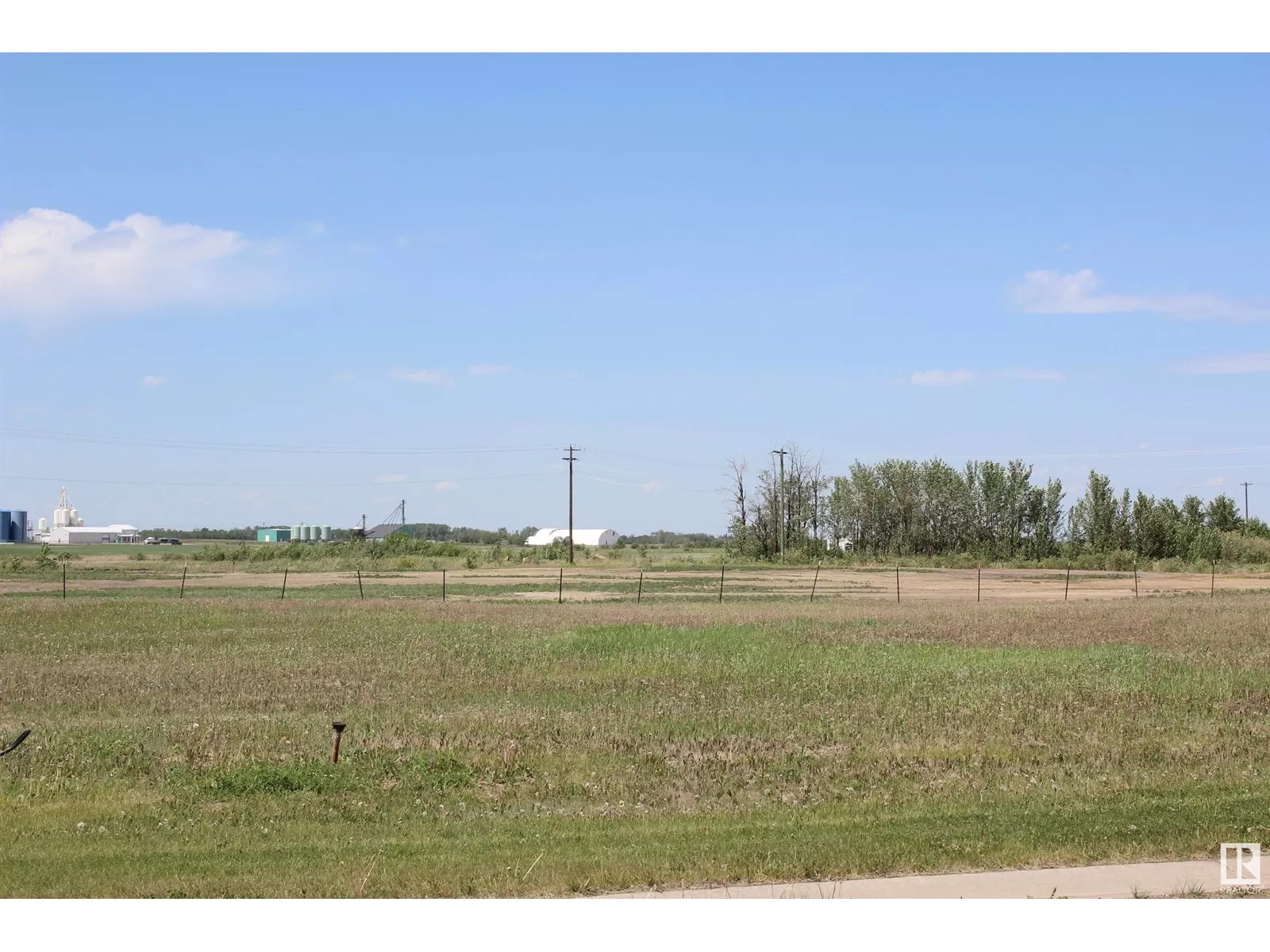 No Building for rent: 16 Whitetail Dr, Mundare, Alberta T0B 3H0