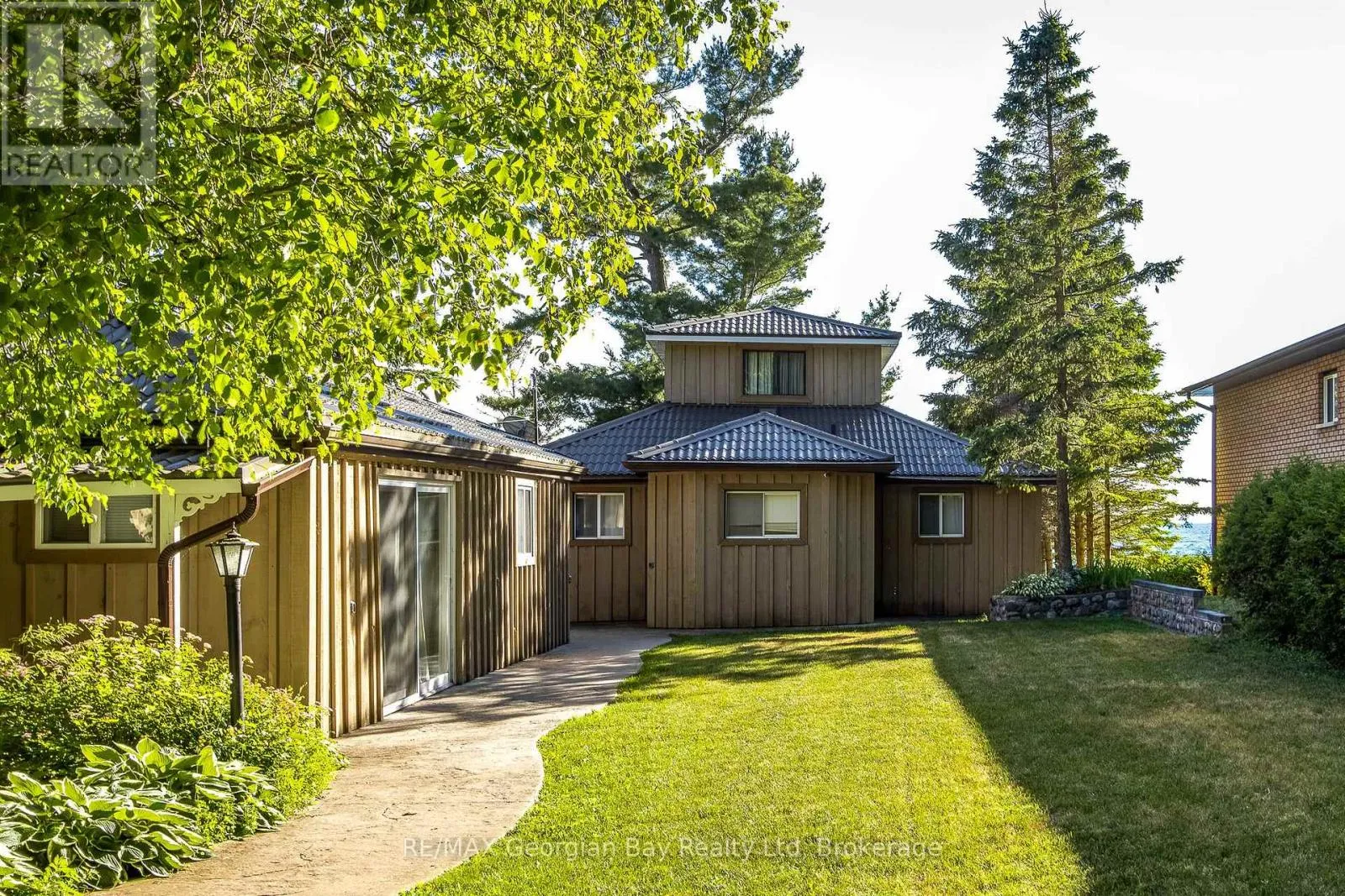 House for rent: 16 Yarwood Road, Tiny, Ontario L0L 2J0