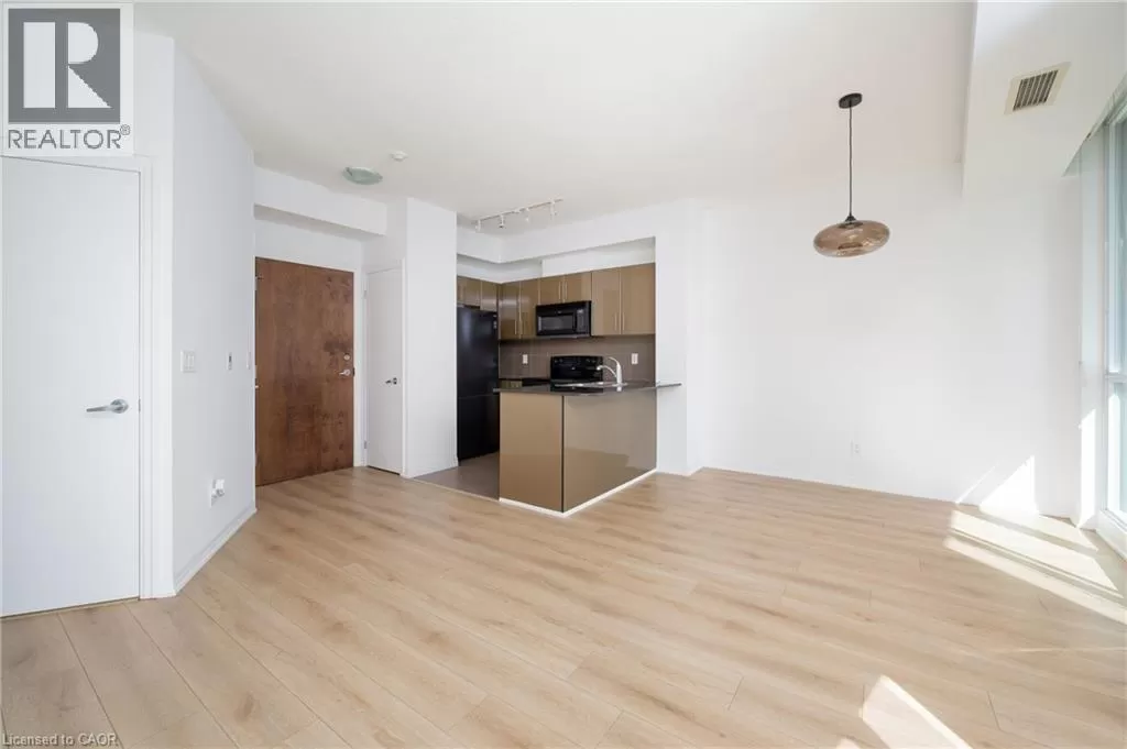 Apartment for rent: 16 Yonge Street Unit# 310, Toronto, Ontario M5E 2A1