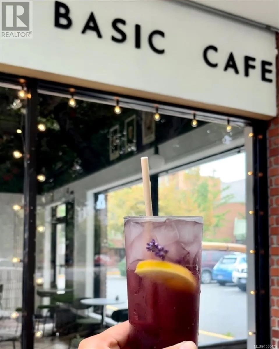 160 911 Yates St, Victoria, British Columbia V8V 3M4