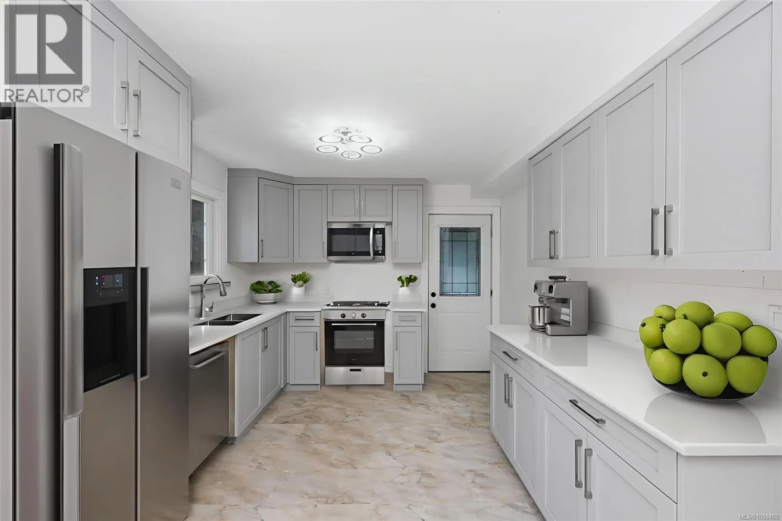 House for rent: 160 Cowichan Lake Rd, Lake Cowichan, British Columbia V0R 2G0