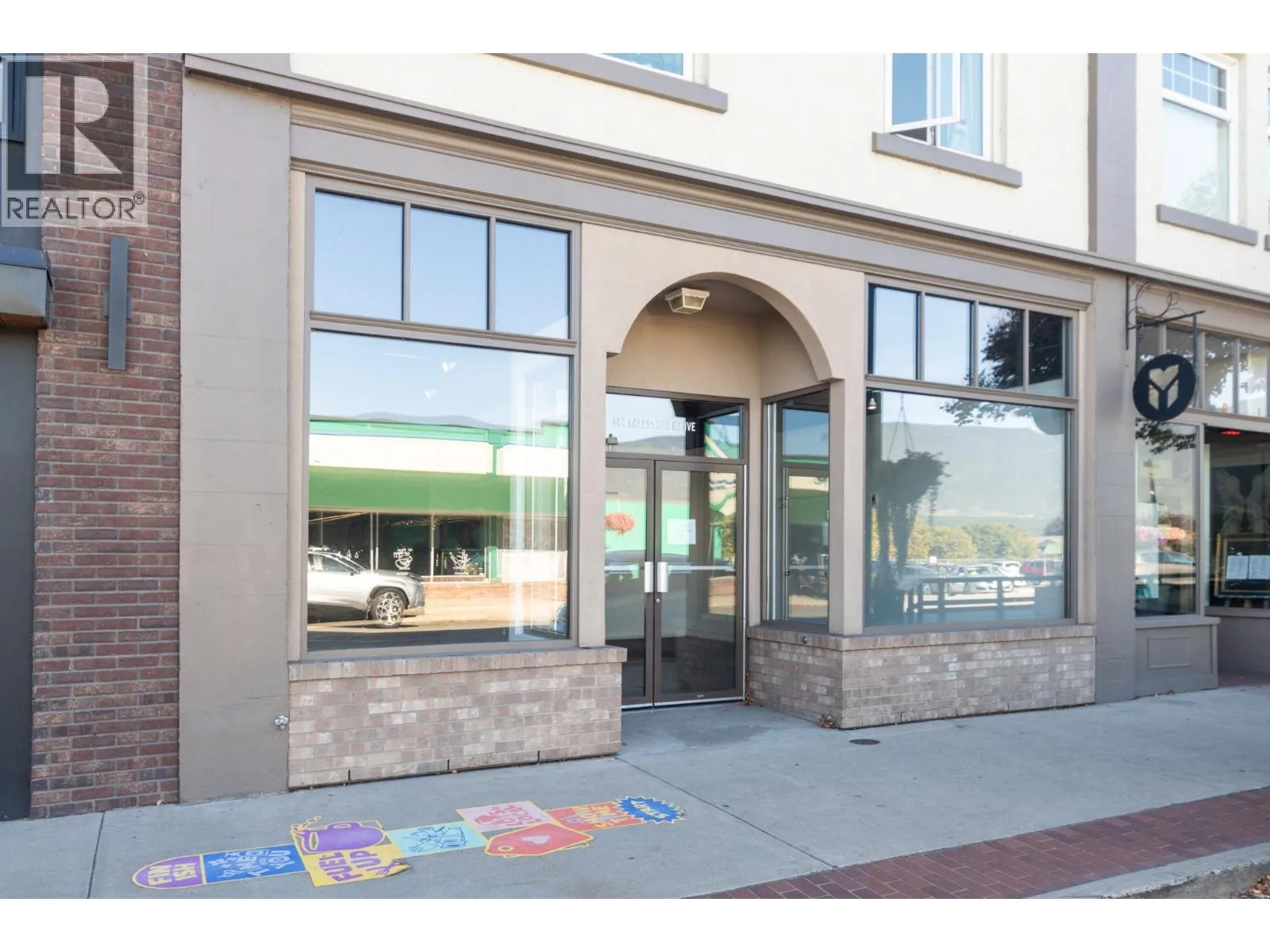 Retail for rent: 160 Lakeshore Drive Ne, Salmon Arm, British Columbia V1E 1E4