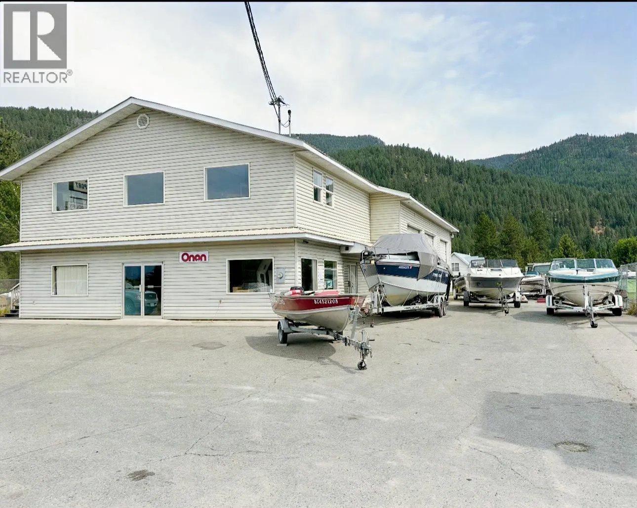 Other for rent: 1600 Mcgregor Frontage Road, Christina Lake, British Columbia V0H 1E0