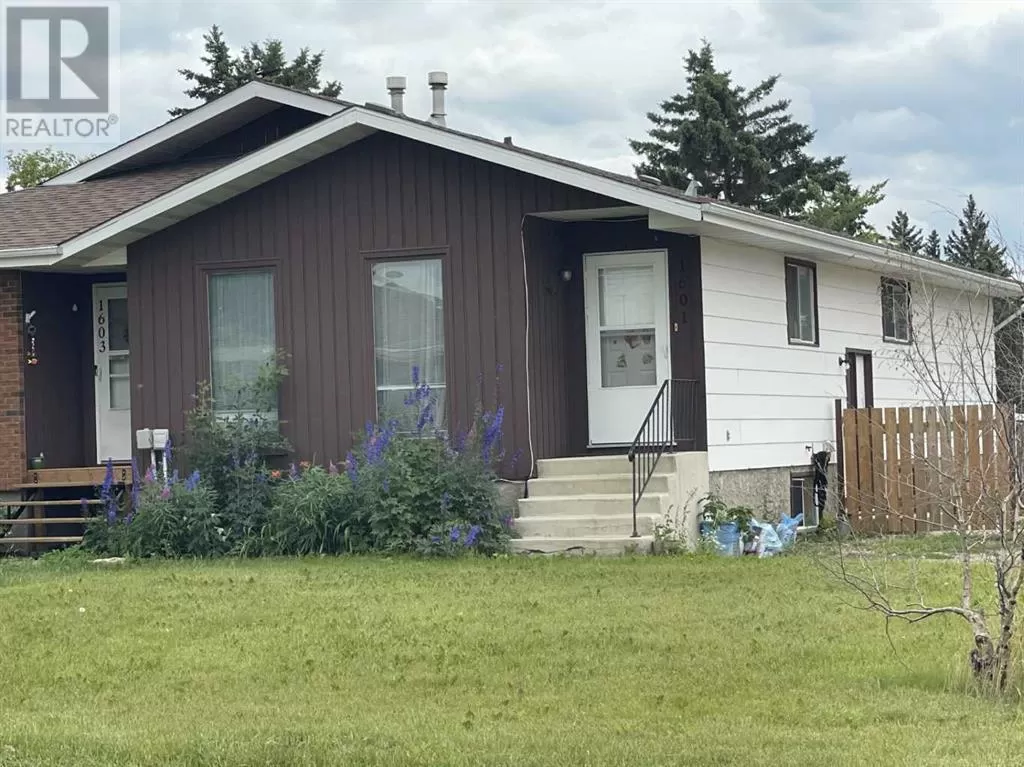 Duplex for rent: 1601 5 Avenue, Wainwright, Alberta T9W 1J3