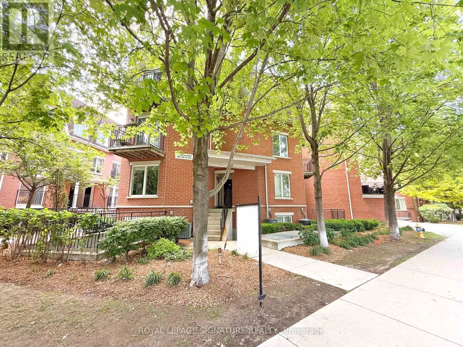 Row / Townhouse for rent: 1602 - 28 Laidlaw Street, Toronto, Ontario M6K 1X2