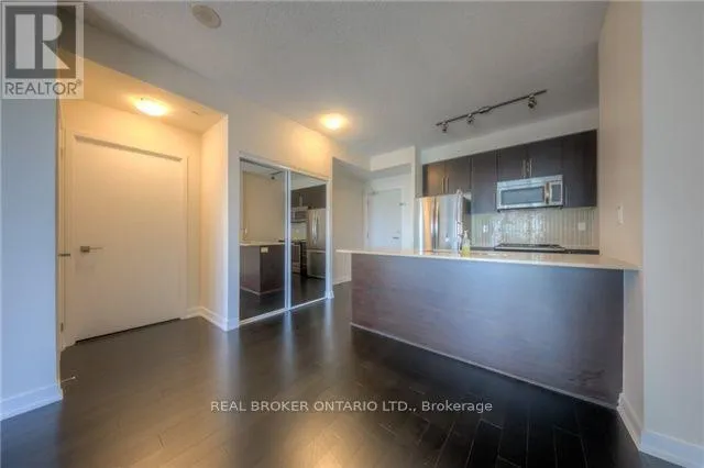 Apartment for rent: 1604 - 4011 Brickstone Mews, Mississauga, Ontario L5B 0G3