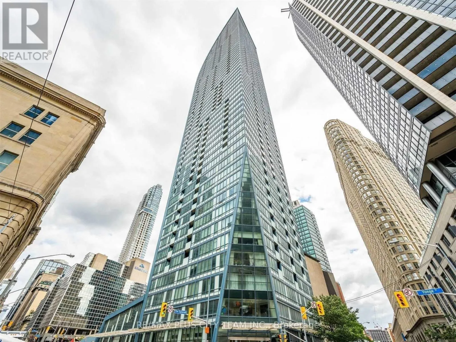 Apartment for rent: 1604 - 8 The Esplanade, Toronto, Ontario M5E 0A6