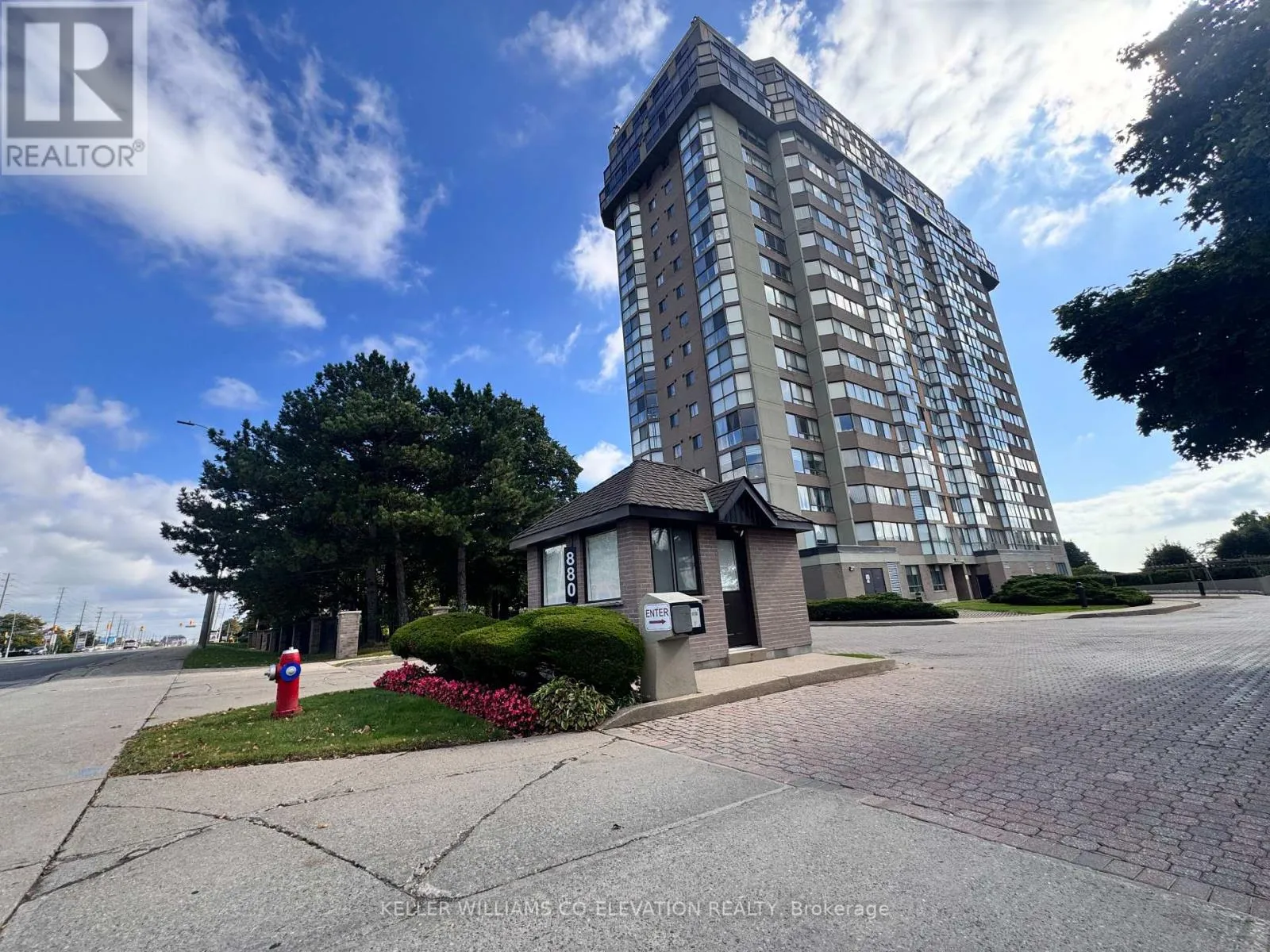 Apartment for rent: 1604 - 880 Dundas Street W, Mississauga, Ontario L5C 4H3