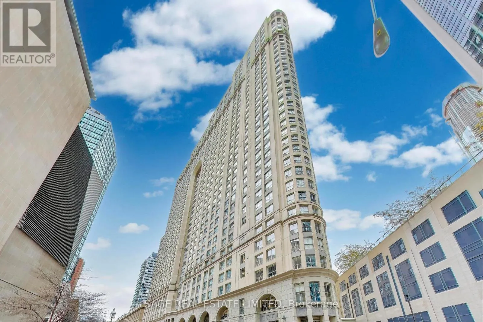 Apartment for rent: 1605 - 25 The Esplanade, Toronto, Ontario M5E 1W5