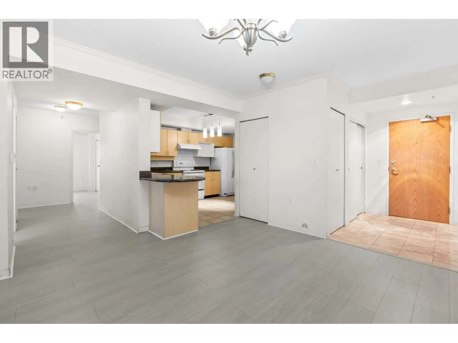 Apartment for rent: 1605 6611 Cooney Road, Richmond, British Columbia V6Y 4C5