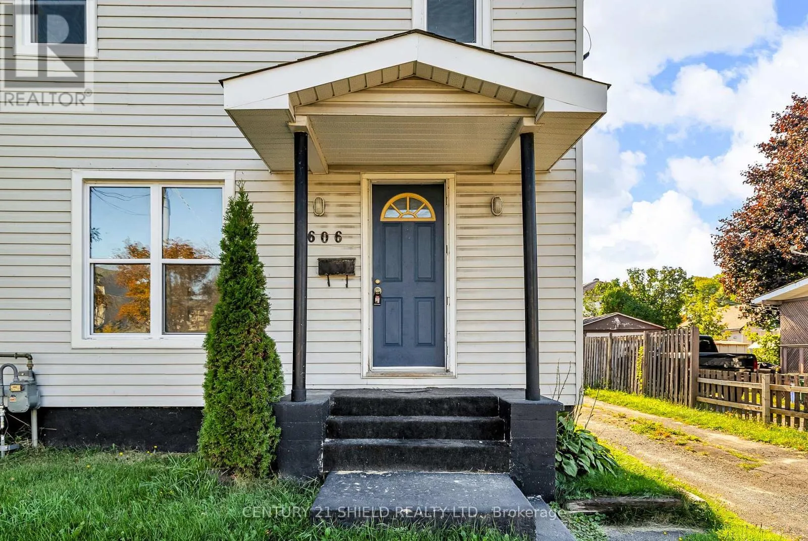 House for rent: 1606 Pitt Street, Cornwall, Ontario K6J 3V2