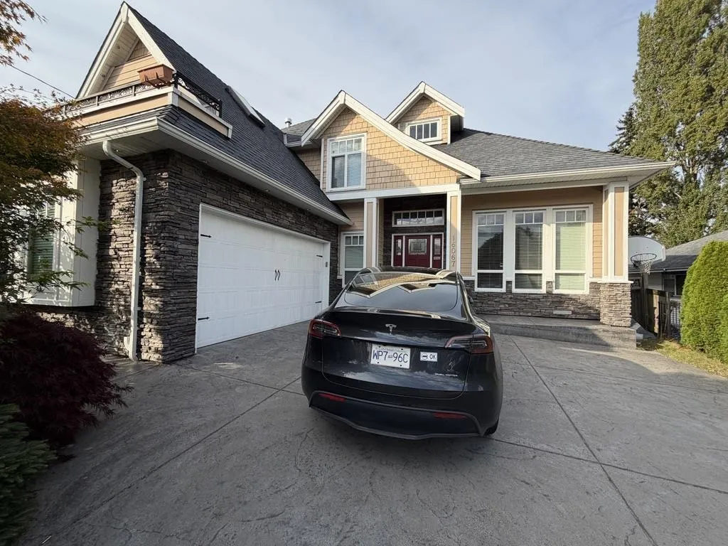 House for rent: 16067 14 Avenue, Surrey, British Columbia V4A 1G9