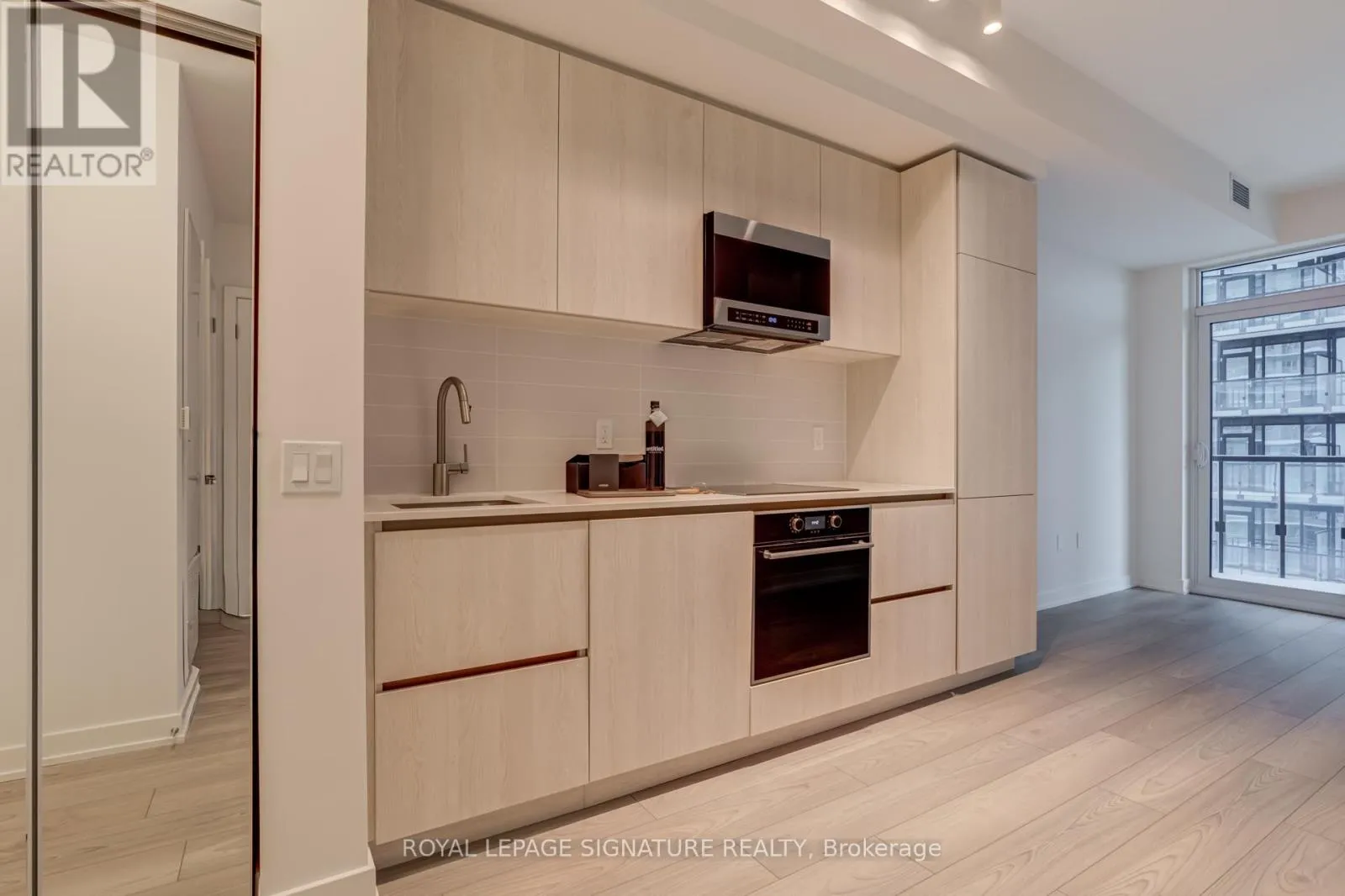 Apartment for rent: 1606s - 110 Broadway Avenue, Toronto, Ontario M4P 1V7