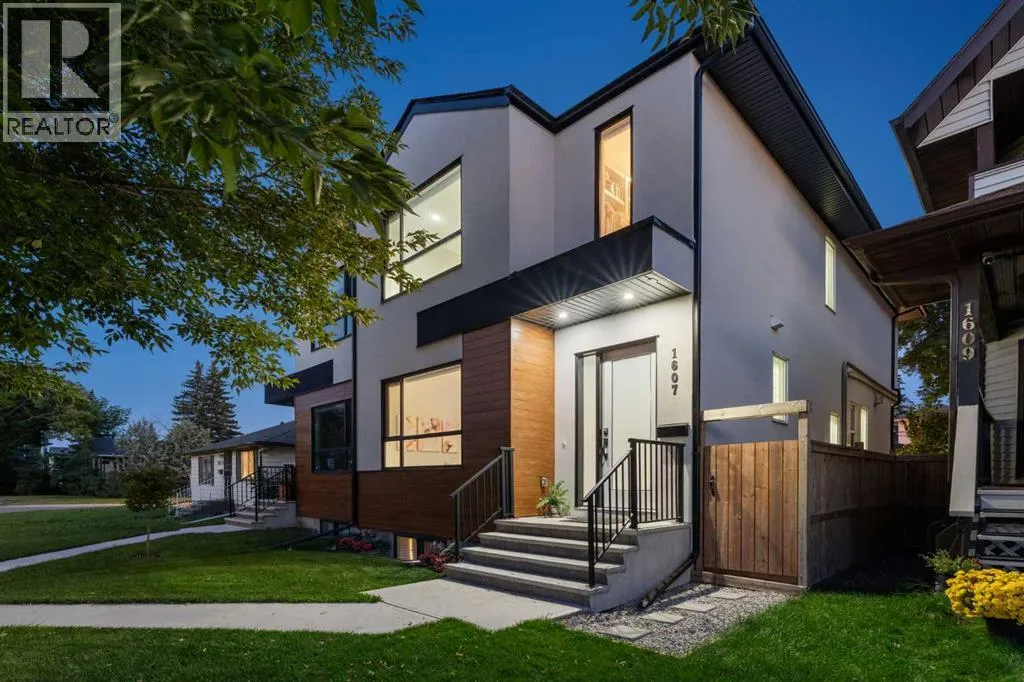 Duplex for rent: 1607 18 Avenue Nw, Calgary, Alberta T2M 0X2