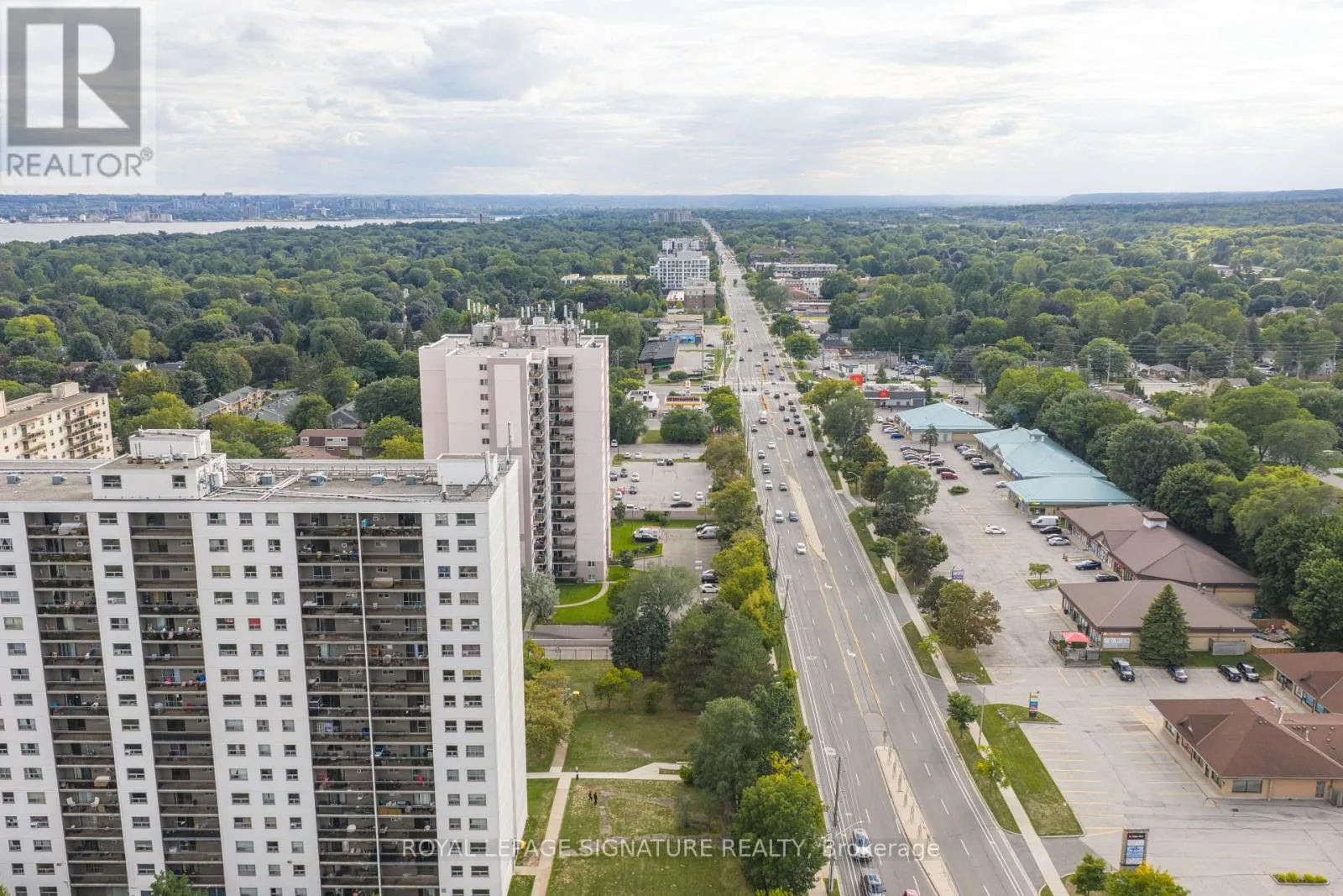 Apartment for rent: 1608 - 975 Warwick Court, Burlington, Ontario L7T 3Z7