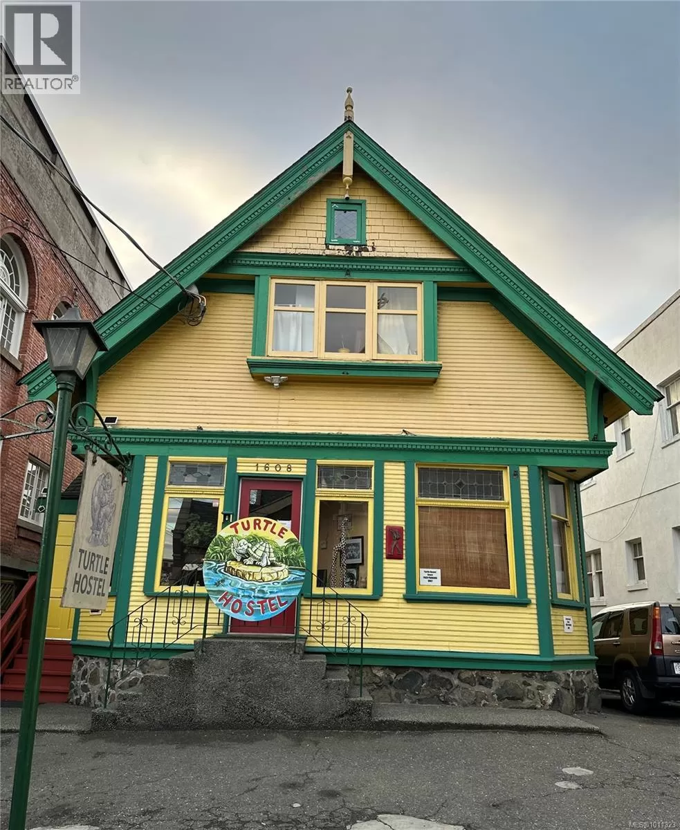 1608 Quadra St, Victoria, British Columbia V8W 2L4