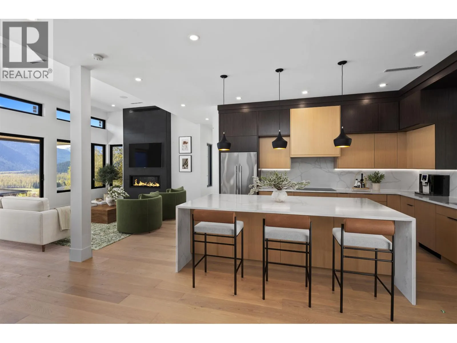 House for rent: 1608 Sisqa Peak Drive, Pemberton, British Columbia V0N 2L1