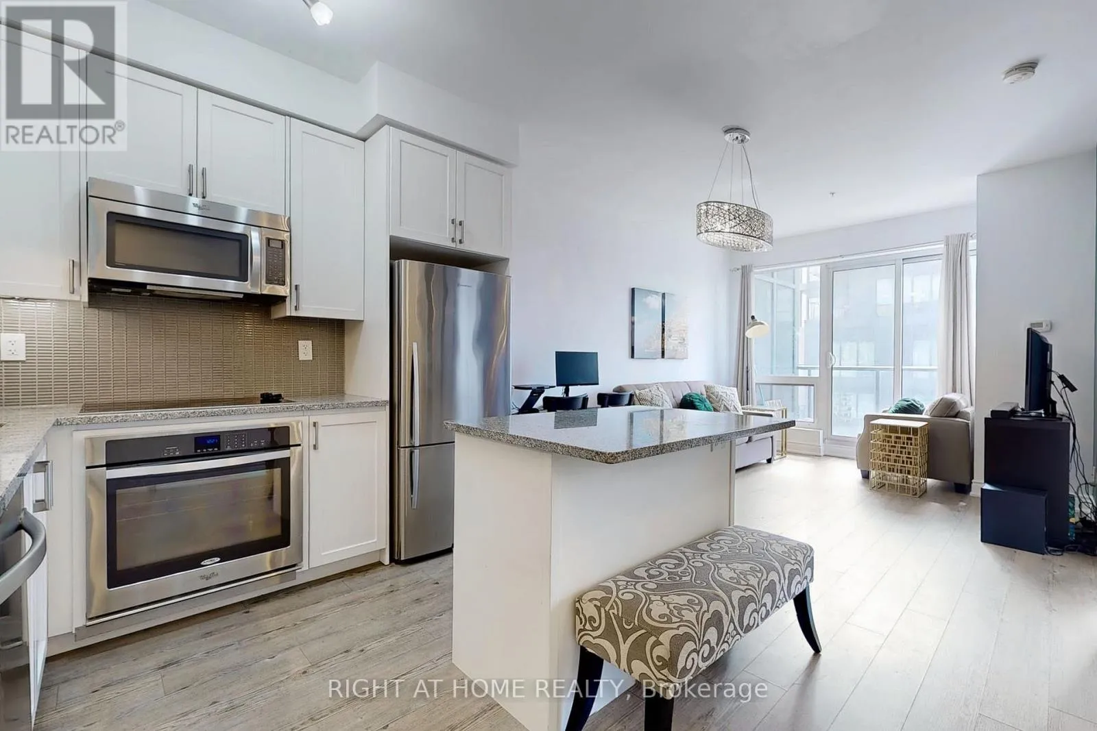 Apartment for rent: 1609b - 9090 Yonge Street, Richmond Hill, Ontario L4C 0Z1