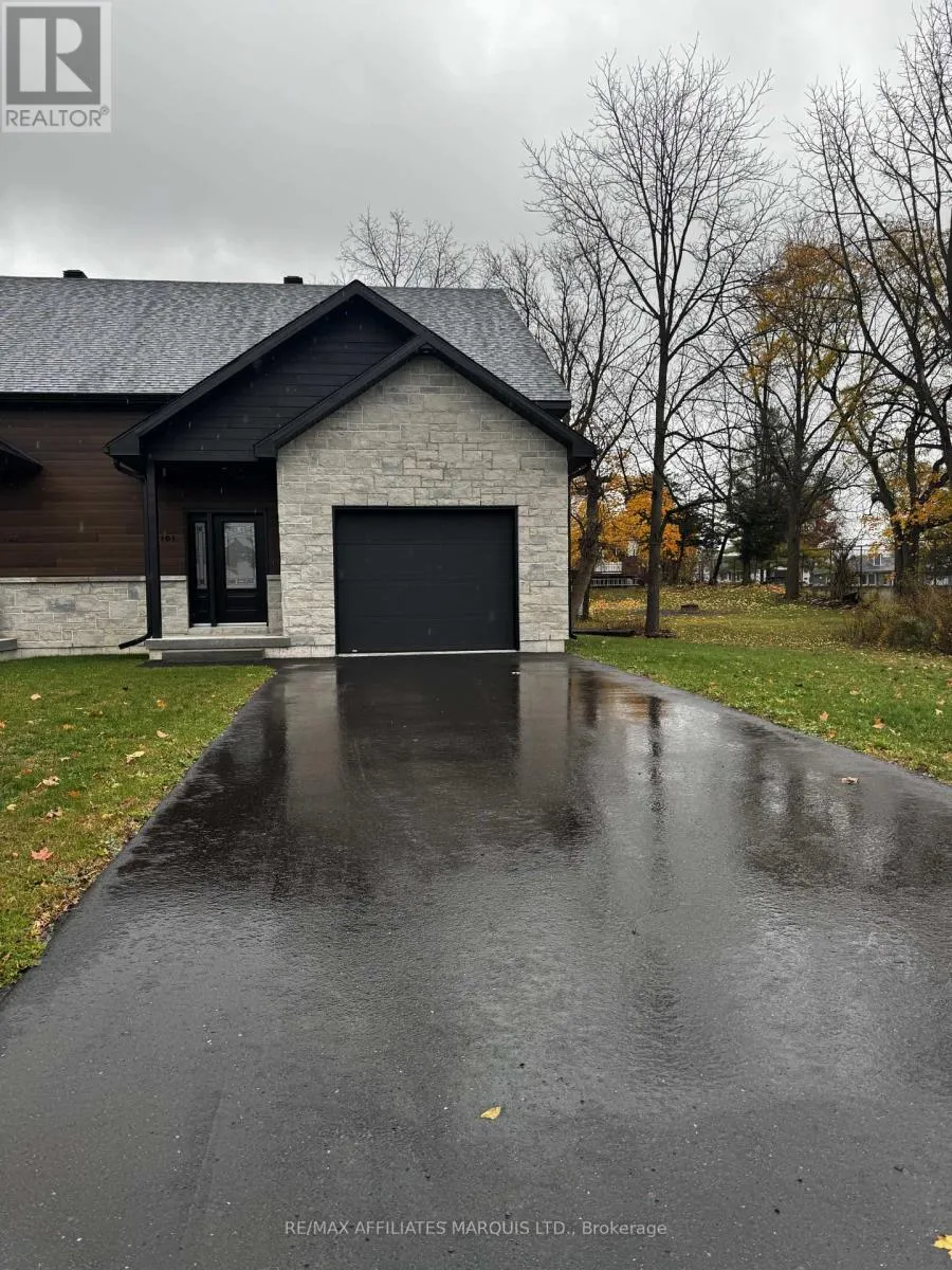 Row / Townhouse for rent: 161 Dominion Street N, North Glengarry, Ontario K0C 1A0