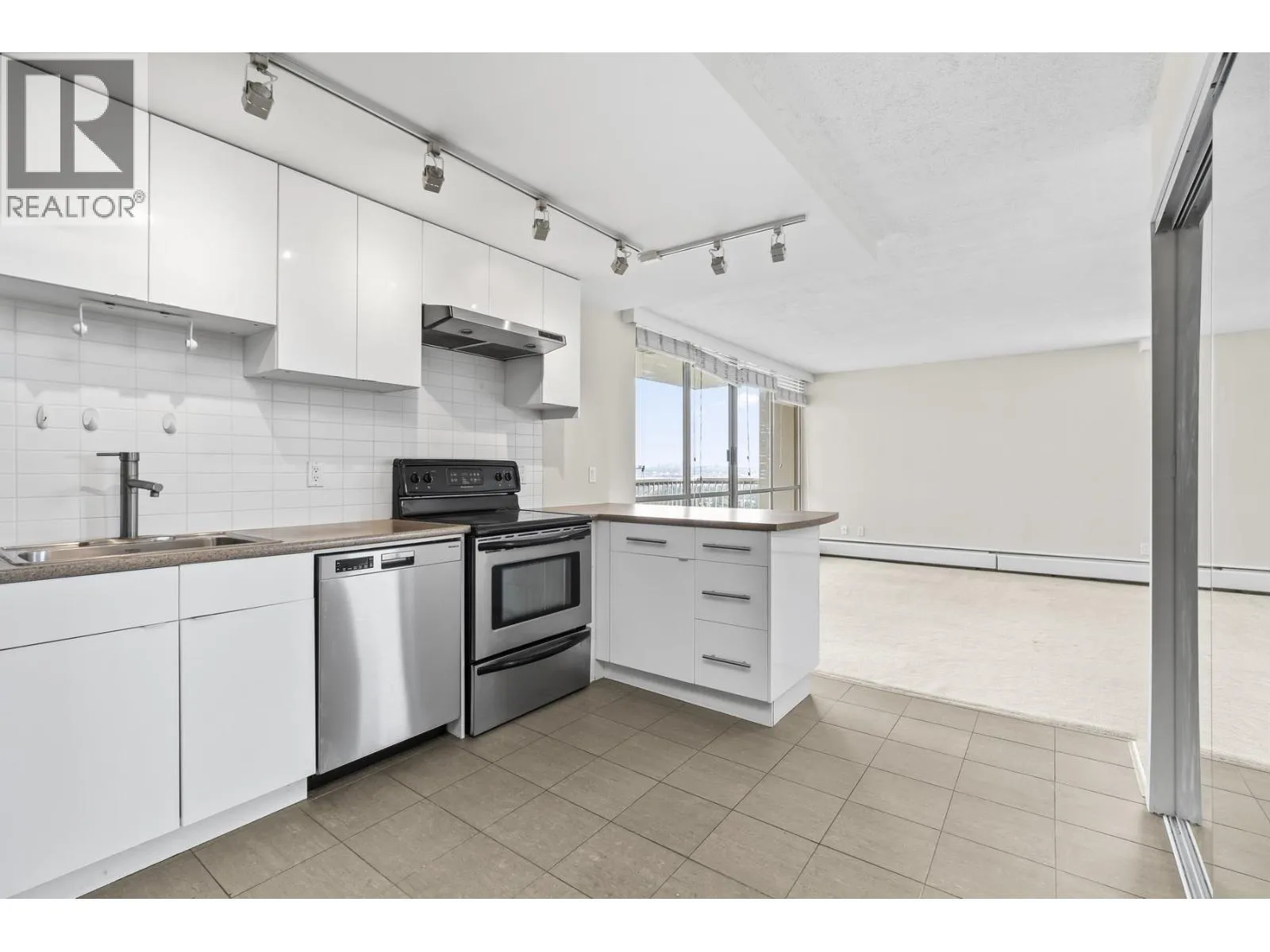 Apartment for rent: 1610 2016 Fullerton Avenue, North Vancouver, British Columbia V7P 3E6