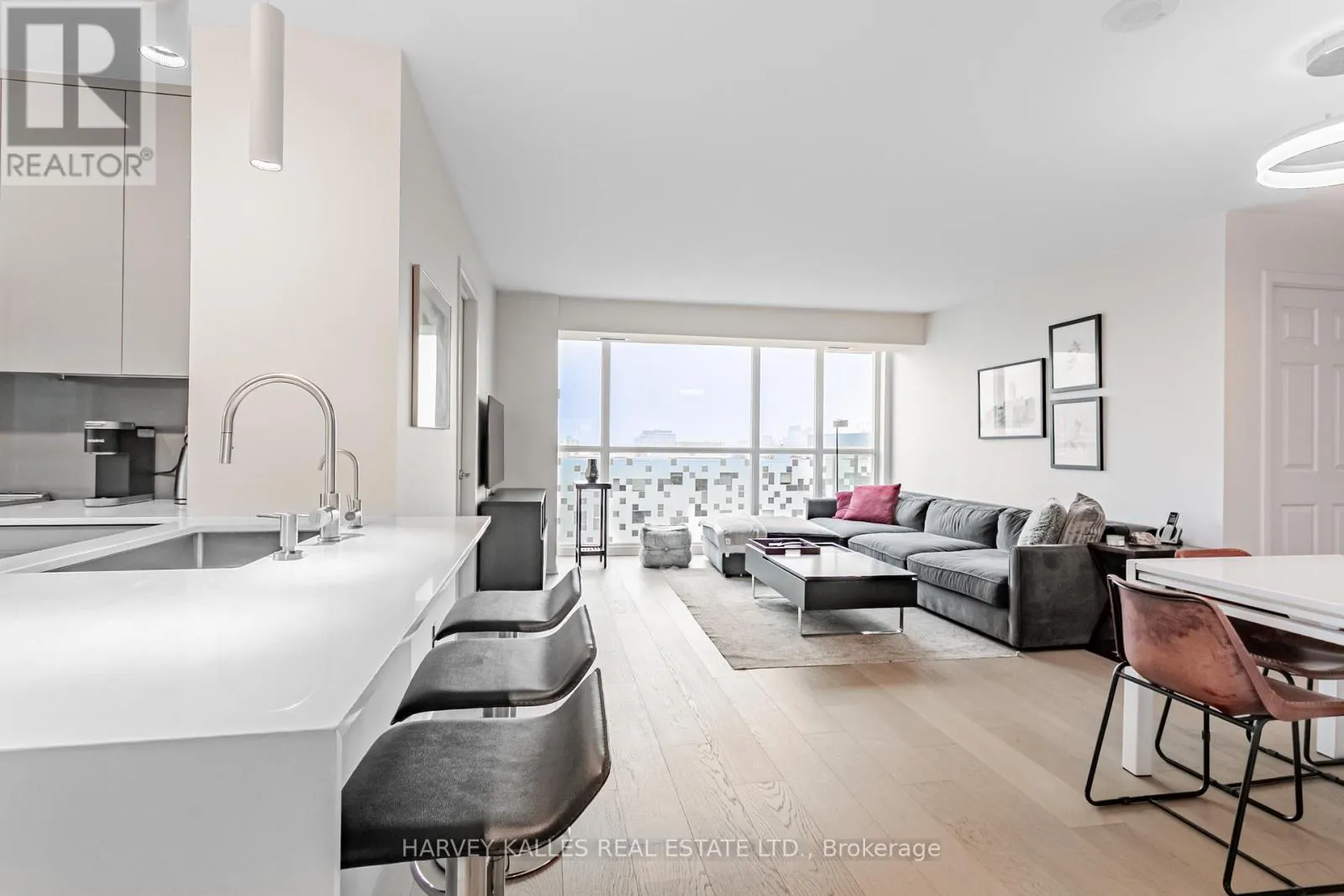 Apartment for rent: 1610 - 96 St Patrick Street, Toronto, Ontario M5T 1V2