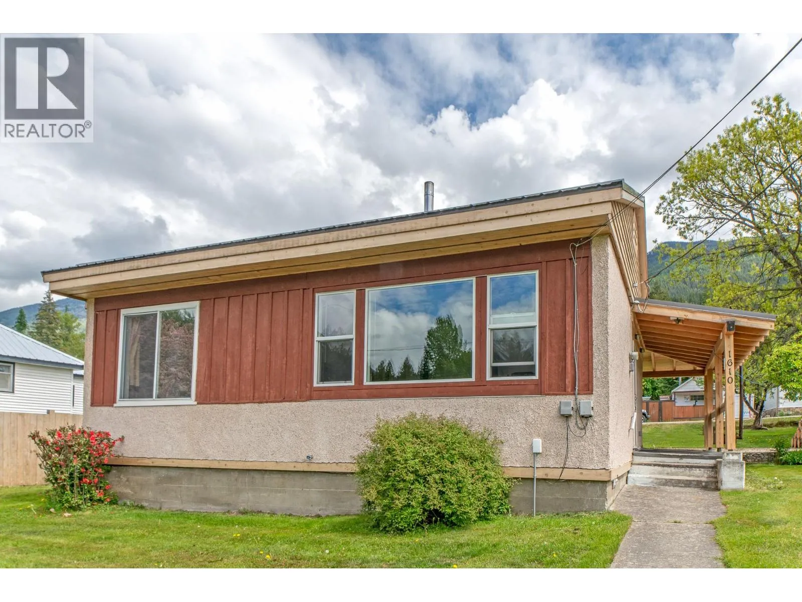 House for rent: 1610 Eastman Avenue, Riondel, British Columbia V0B 2B0